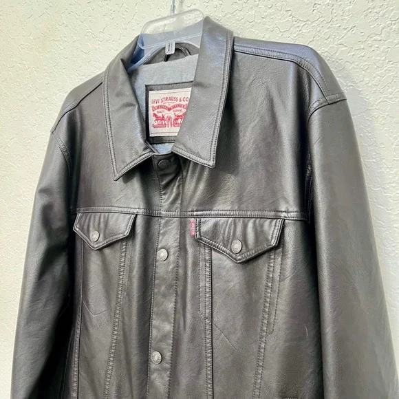 Levis Mens Faux Leather Trucker Jacket Black Zip Snap Moto Biker EUC - Picture 3 of 8